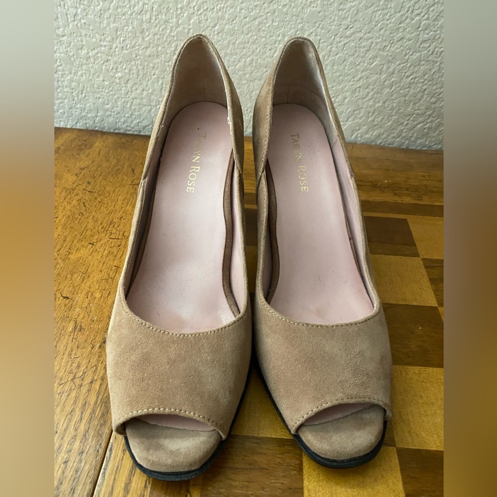 Taryn Rose brown suede shoes Size 8
